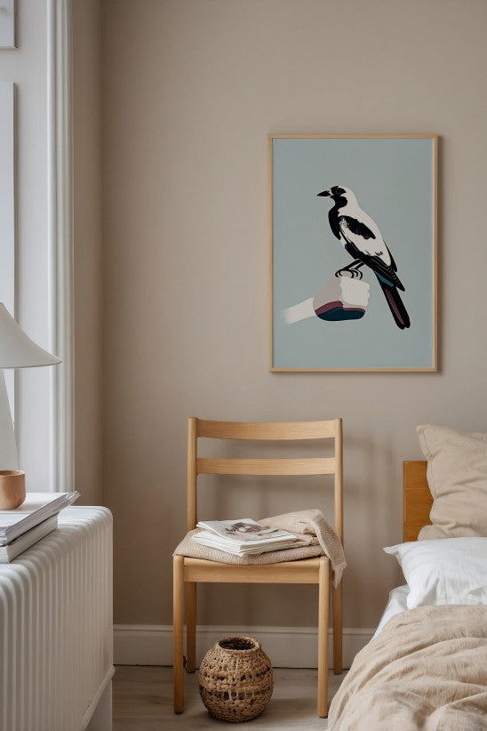 Pájaro posado en la mano